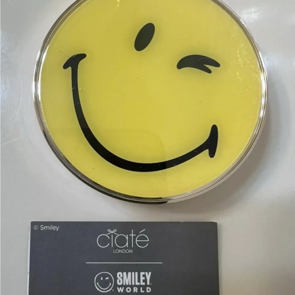 NEW‎ IN BOX - CIATE Smiley Face Eyeshadow Palette - Gold, Purple, Red